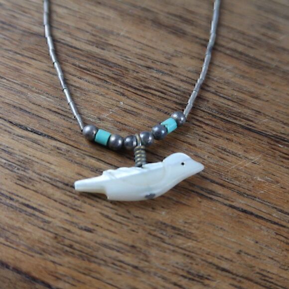 MOTHER OF PEARL CARVED BIRD CHOKER NECKLACE WITH SILVER BEADS VINTAGE - Picture 1 of 4